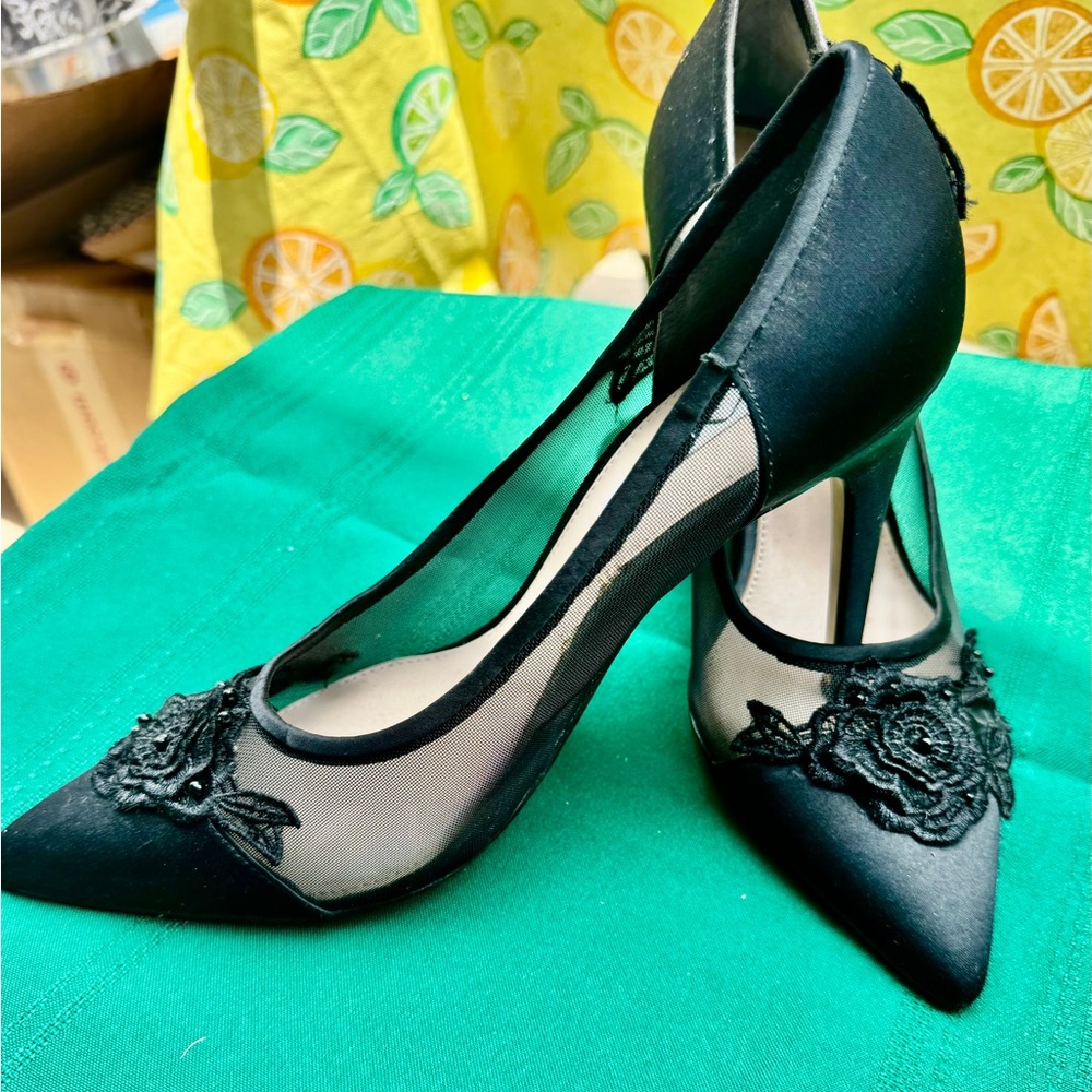 Elegant Black Lace Women's Heels